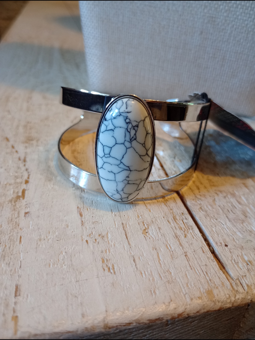 paparazzi Silver-Tone Cuff with White Howlite Oval